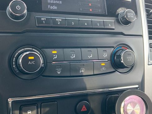 Used 2017 Nissan Titan SV AWD/4WD image 23