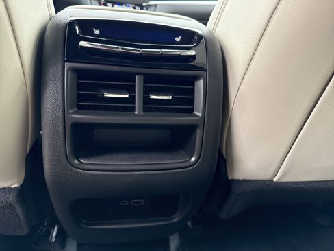 New 2026 Cadillac XT5 Sportv w/ LPO, Onyx Lite Package AWD/4WD image 10