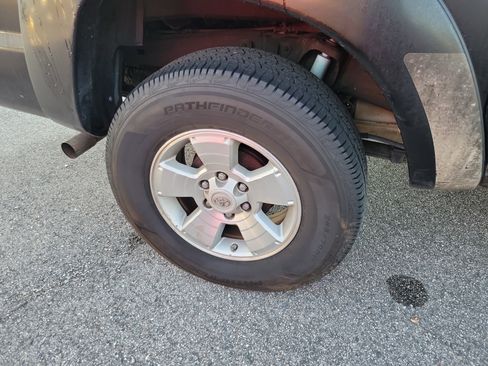 Used 2014 Toyota Tacoma PreRunner image 14