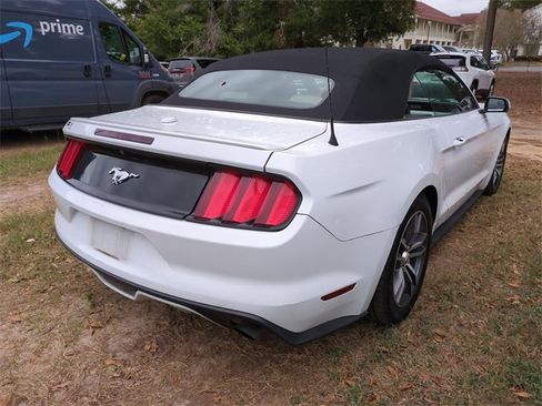 Used 2015 Ford Mustang Premium image 4