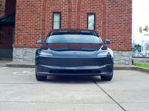 Used 2025 Tesla Model 3 RWD image 2
