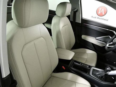 Used 2024 Audi Q3 2.0T Premium Plus image 12
