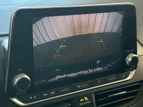 Used 2022 Nissan Altima 2.5 SV FWD image 19