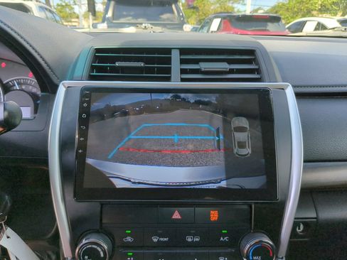 Used 2015 Toyota Camry LE FWD image 29