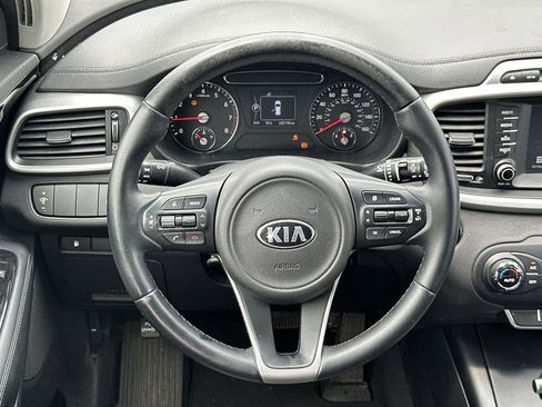Used 2017 Kia Sorento FWD w/ LX Convenience Package image 14
