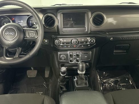 Used 2023 Jeep Wrangler Unlimited AWD/4WD image 18