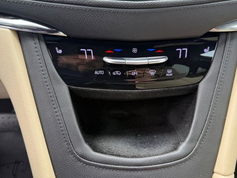 Used 2017 Cadillac XT5 Luxury w/ Driver Awareness Package image 18