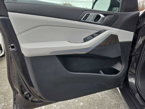 Used 2023 BMW X5 xDrive40i w/ Premium Package image 12