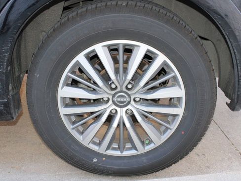 Used 2022 Nissan Armada SL image 32