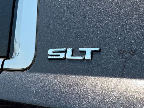Used 2018 GMC Yukon XL SLT w/ Open Road Package AWD/4WD image 31