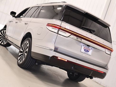 Used 2024 Lincoln Navigator L Reserve AWD/4WD image 49