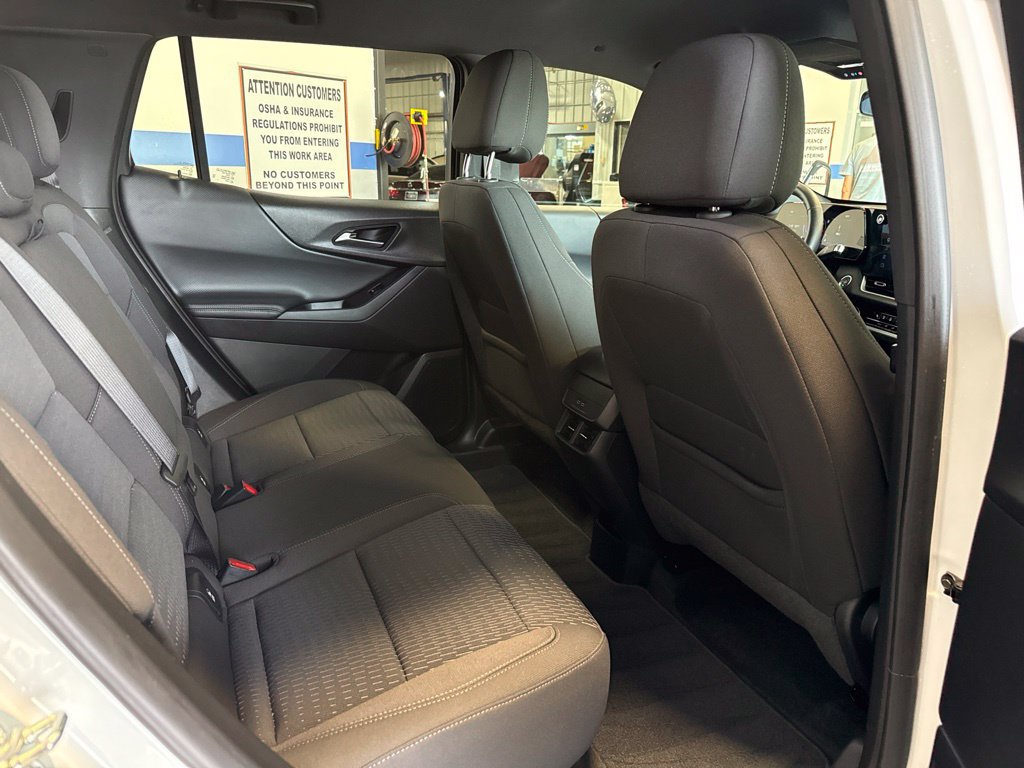 Used 2026 Chevrolet Equinox LT AWD/4WD image 23