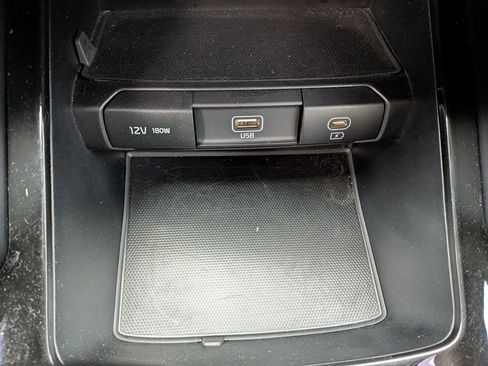 Used 2023 Kia Telluride LX image 24