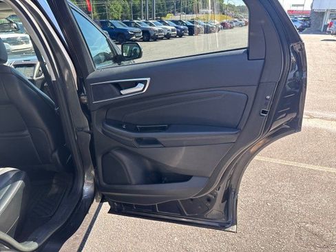 Used 2017 Ford Edge Titanium w/ Equipment Group 301A FWD image 39