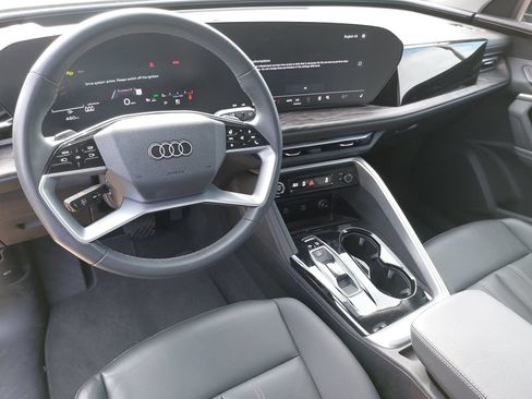 Used 2025 Audi Q5 Premium Plus w/ Premium Plus AWD/4WD image 9