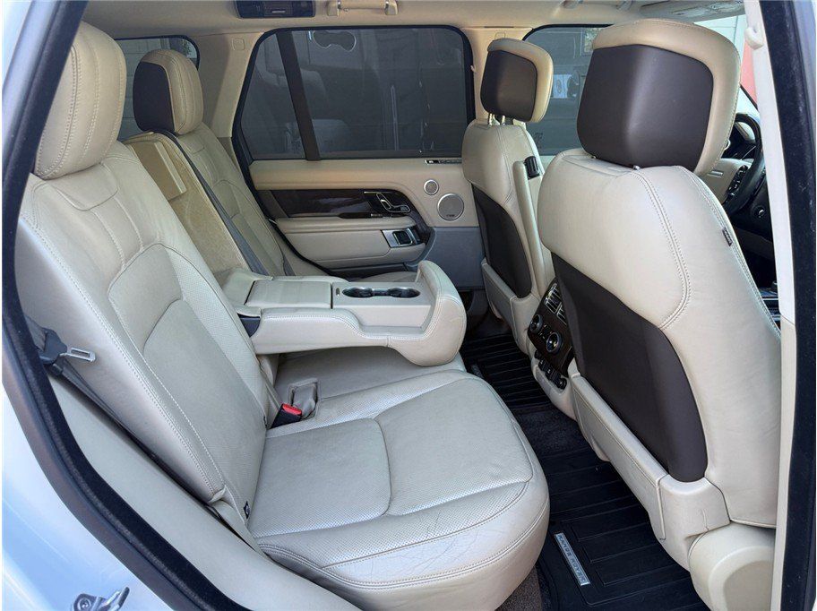 Used 2018 Land Rover Range Rover HSE AWD/4WD image 34