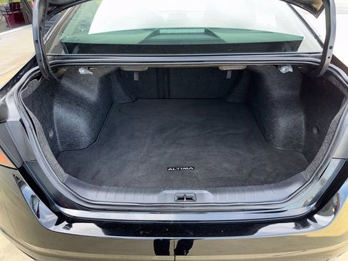 Used 2024 Nissan Altima 2.5 SV FWD image 19