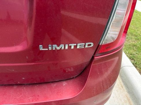 Used 2011 Ford Edge Limited FWD image 5