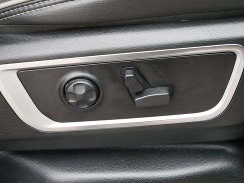 Used 2019 RAM 1500 Laramie image 27