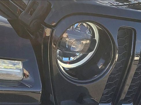 Used 2023 Jeep Gladiator Overland image 31