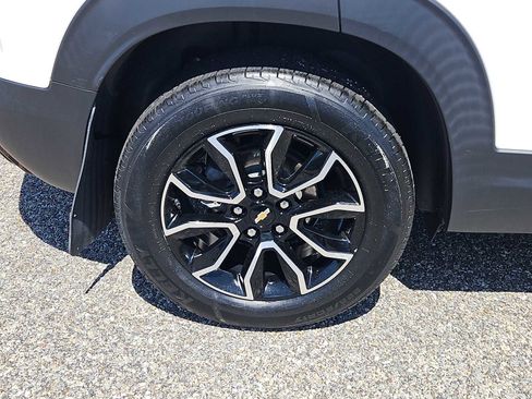 Used 2023 Chevrolet TrailBlazer ACTIV w/ Convenience Package AWD/4WD image 9