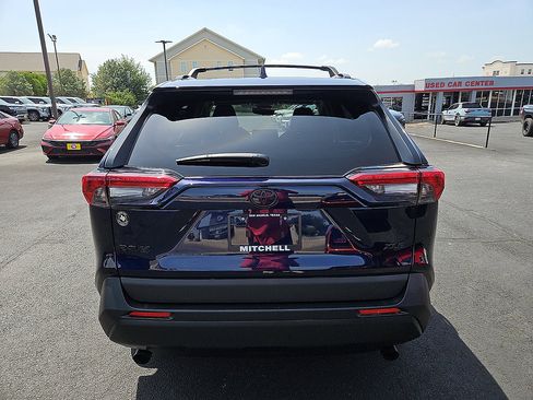 Certified 2025 Toyota RAV4 XLE w/ Convenience Package FWD image 4
