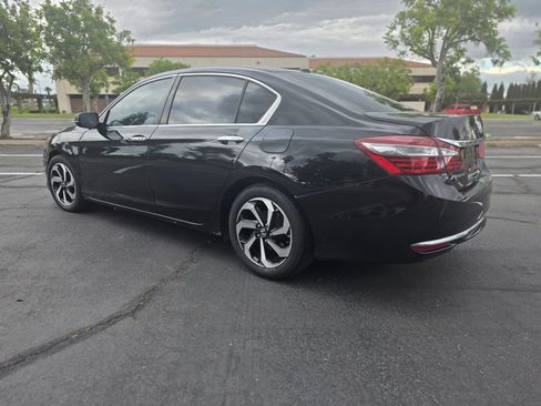 Used 2017 Honda Accord EX-L image 8