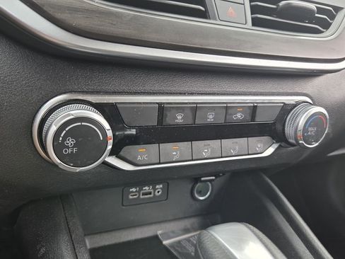 Used 2025 Nissan Altima 2.5 SV FWD image 23