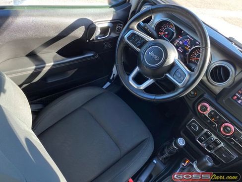 Certified 2020 Jeep Gladiator Overland w/ Cold Weather Group image 21