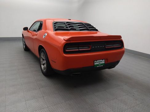 Used 2021 Dodge Challenger SXT w/ Driver Convenience Group RWD image 6