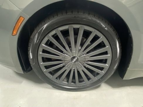 Used 2017 Lincoln MKZ Reserve w/ Climate Package image 5