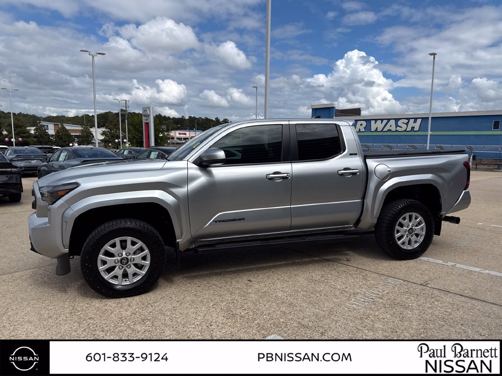 Used 2024 Toyota Tacoma SR5 AWD/4WD image 8