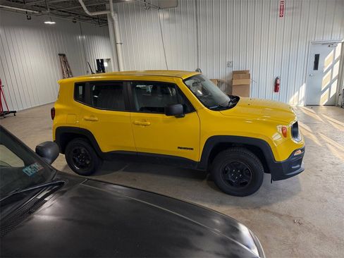 Used 2017 Jeep Renegade Sport w/ Power & Air Group image 2