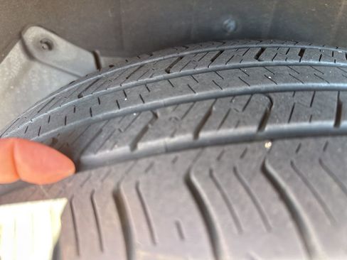 Used 2023 Toyota Highlander XLE image 11