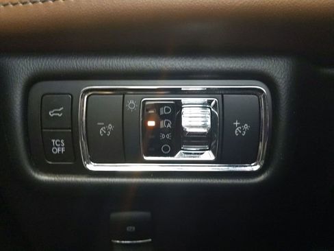 Used 2023 Lincoln Nautilus Reserve AWD/4WD image 23