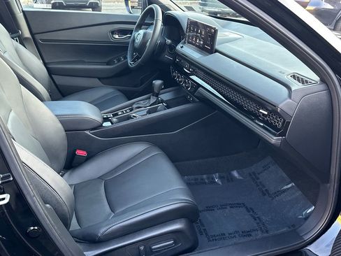Used 2025 Honda Accord Sport image 10