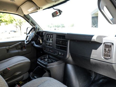 Used 2019 Chevrolet Express 3500 Extended w/ Driver Convenience Package RWD image 12