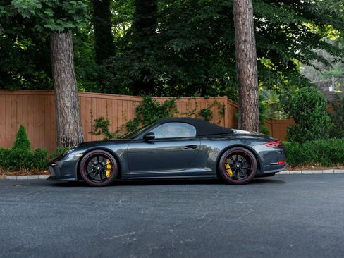 Used 2019 Porsche 911 Speedster RWD image 2