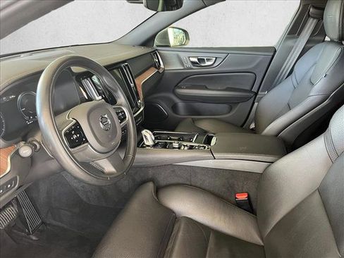 Used 2019 Volvo S60 T8 Inscription image 7