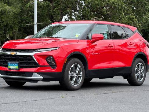 Used 2024 Chevrolet Blazer LT image 7