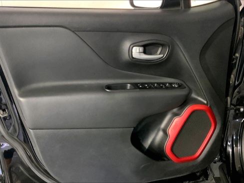 Used 2023 Jeep Renegade Trailhawk AWD/4WD image 24