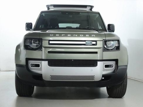 Certified 2022 Land Rover Defender 110 SE AWD/4WD image 5