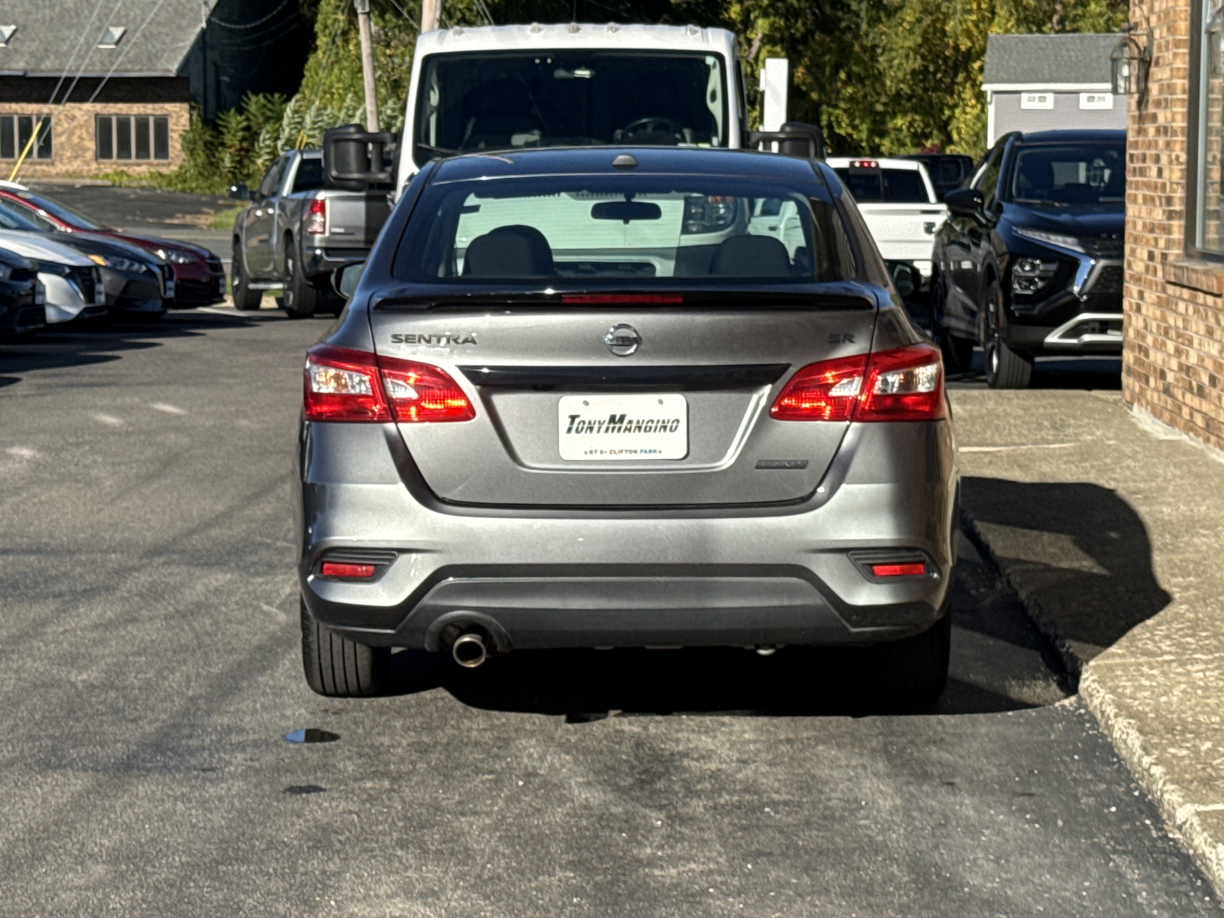 Used 2018 Nissan Sentra SR w/ SR Midnight Edition Package FWD image 4