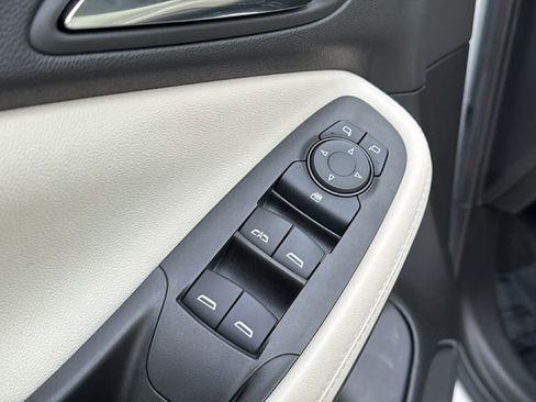 Used 2023 Buick Encore GX Preferred w/ Cold Weather Comfort Package FWD image 15