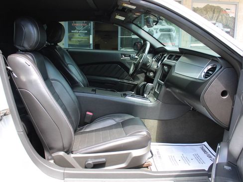 Used 2014 Ford Mustang Premium RWD image 7