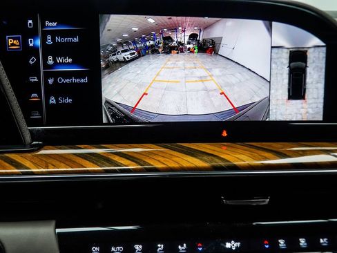 Used 2024 Cadillac Escalade Premium Luxury Platinum RWD image 35