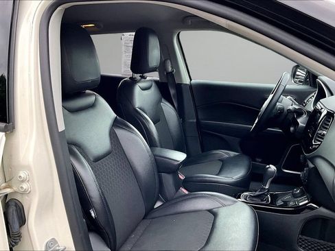 Used 2018 Jeep Compass Latitude w/ Popular Equipment Group AWD/4WD image 28