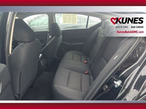 Used 2024 Nissan Altima 2.5 SV image 19