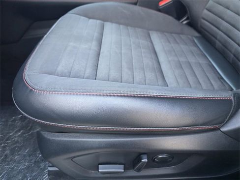 Used 2025 Ford Explorer ST-Line w/ ST-Line Street Pack image 19