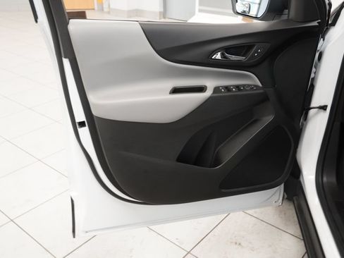 Used 2024 Chevrolet Equinox LS w/ LS Convenience Package FWD image 5